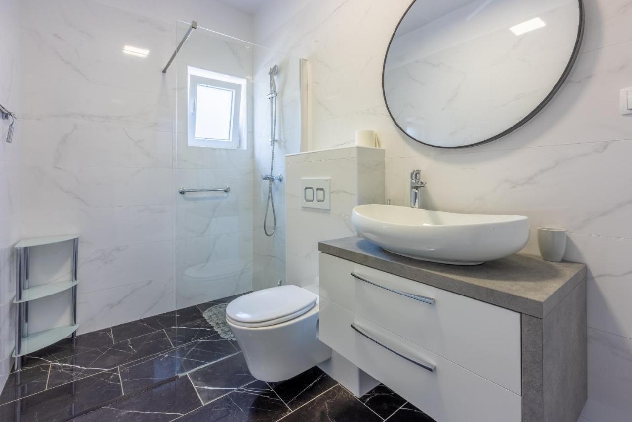 Apartman Dora Crikvenica Exteriör bild