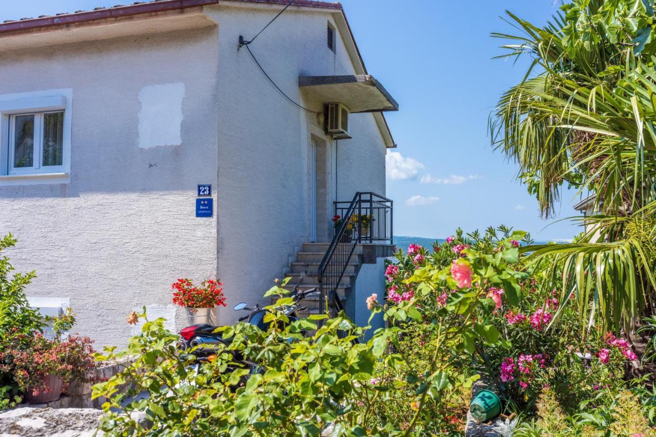 Apartman Dora Crikvenica Exteriör bild